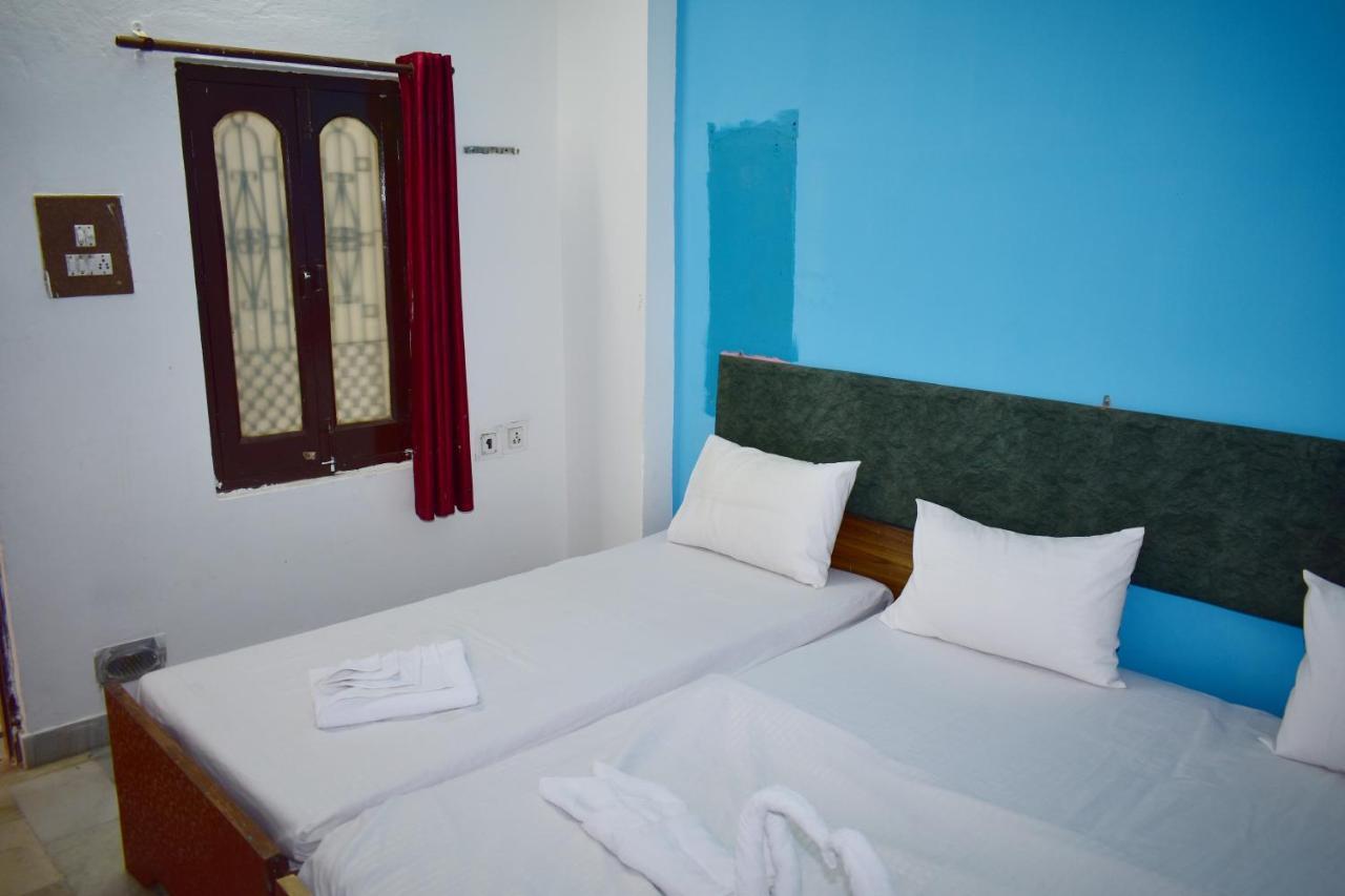 Sandhya Guest House Varanasi Near Ganga River ภายนอก รูปภาพ
