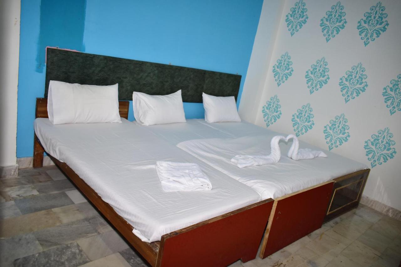 Sandhya Guest House Varanasi Near Ganga River ภายนอก รูปภาพ