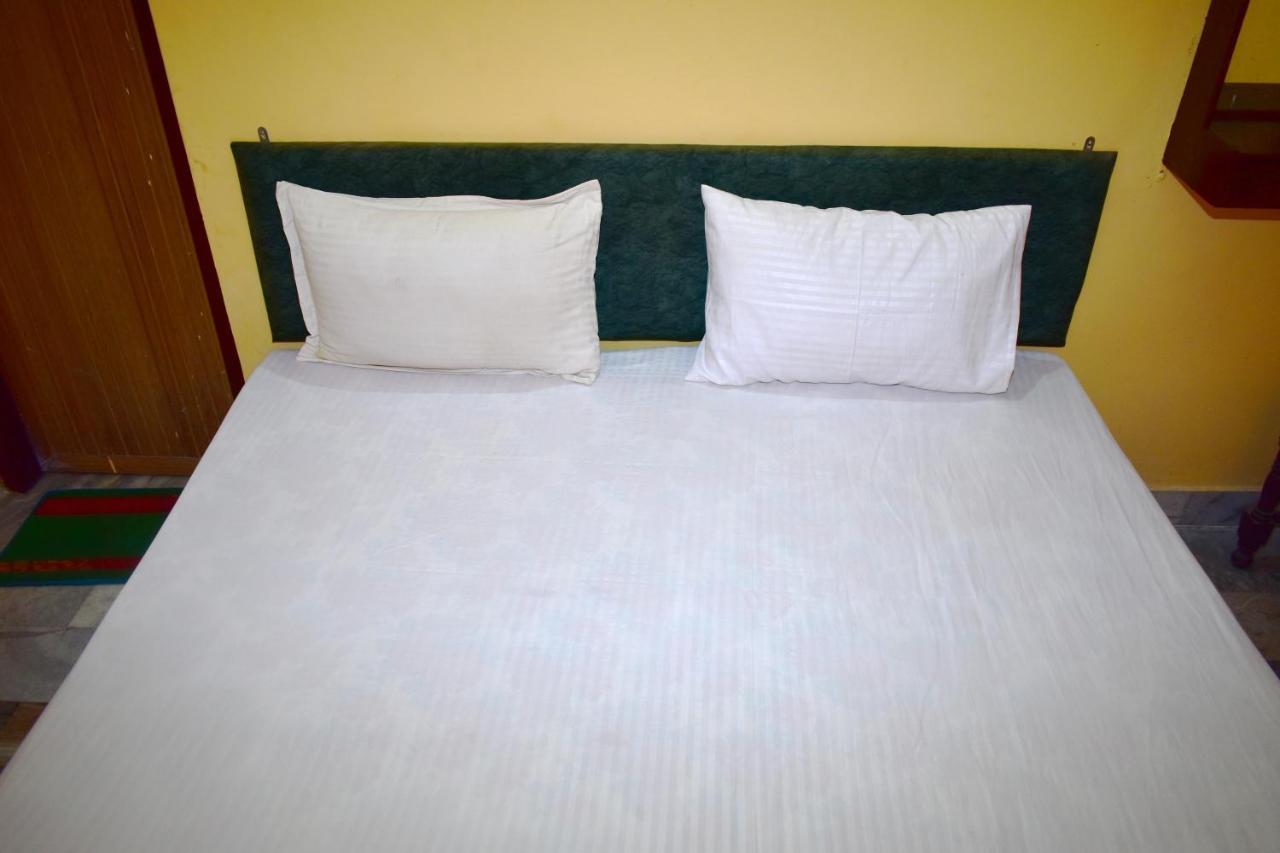 Sandhya Guest House Varanasi Near Ganga River ภายนอก รูปภาพ
