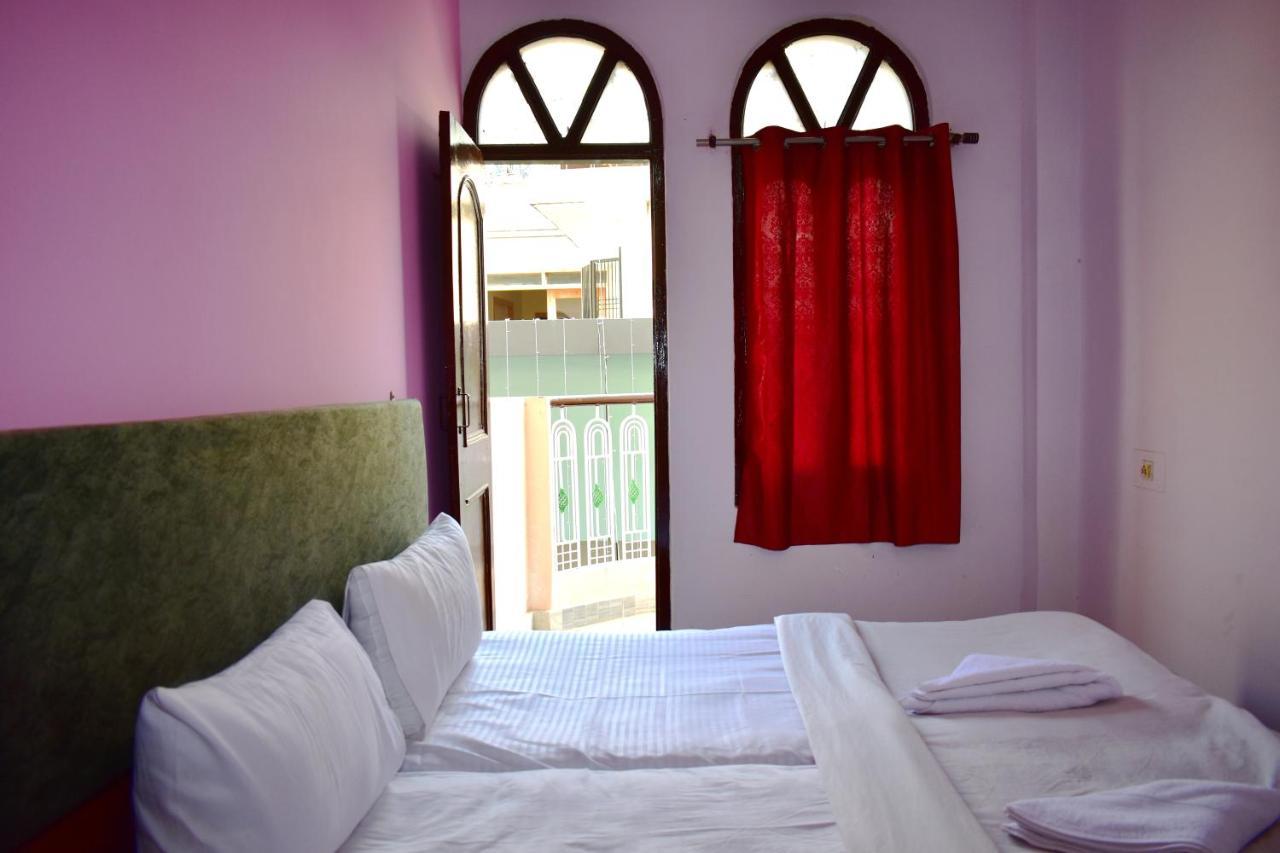 Sandhya Guest House Varanasi Near Ganga River ภายนอก รูปภาพ