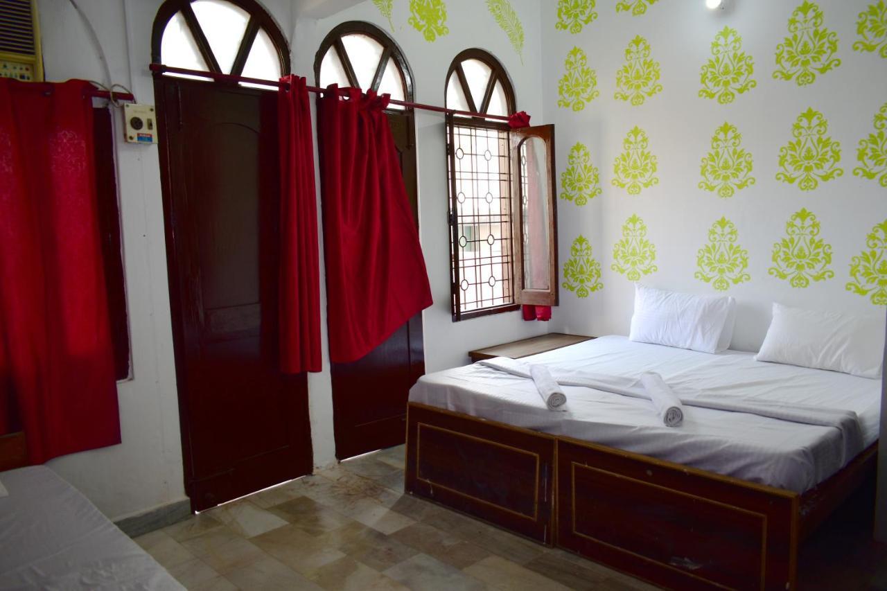 Sandhya Guest House Varanasi Near Ganga River ภายนอก รูปภาพ