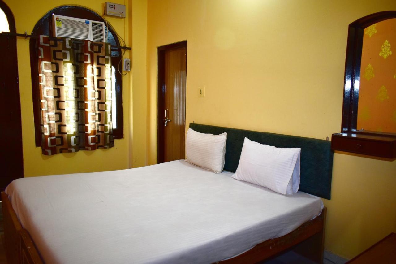 Sandhya Guest House Varanasi Near Ganga River ภายนอก รูปภาพ