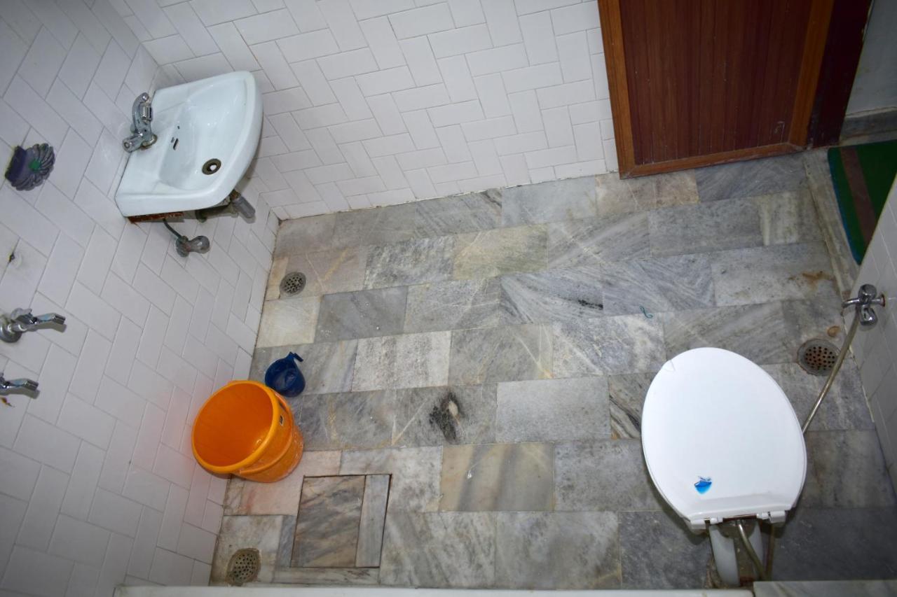 Sandhya Guest House Varanasi Near Ganga River ภายนอก รูปภาพ