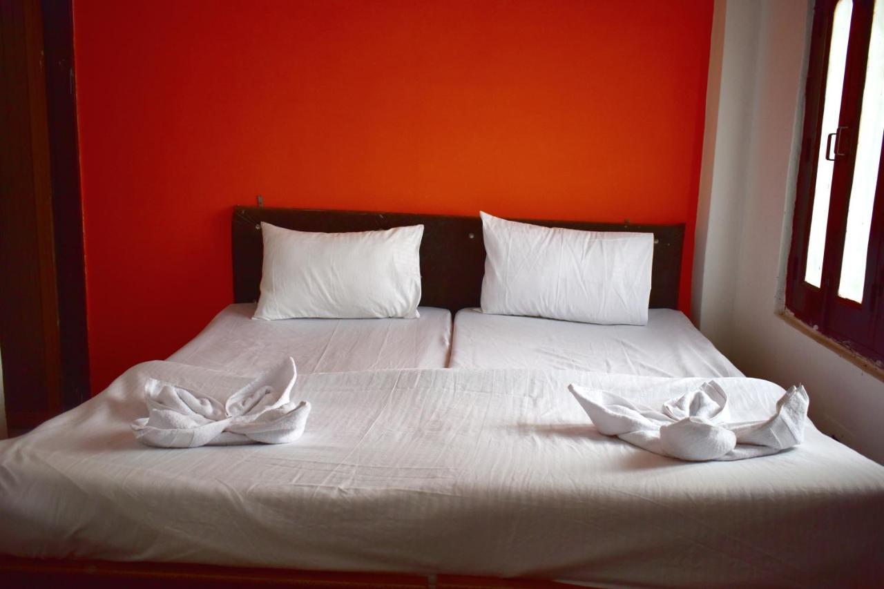 Sandhya Guest House Varanasi Near Ganga River ภายนอก รูปภาพ