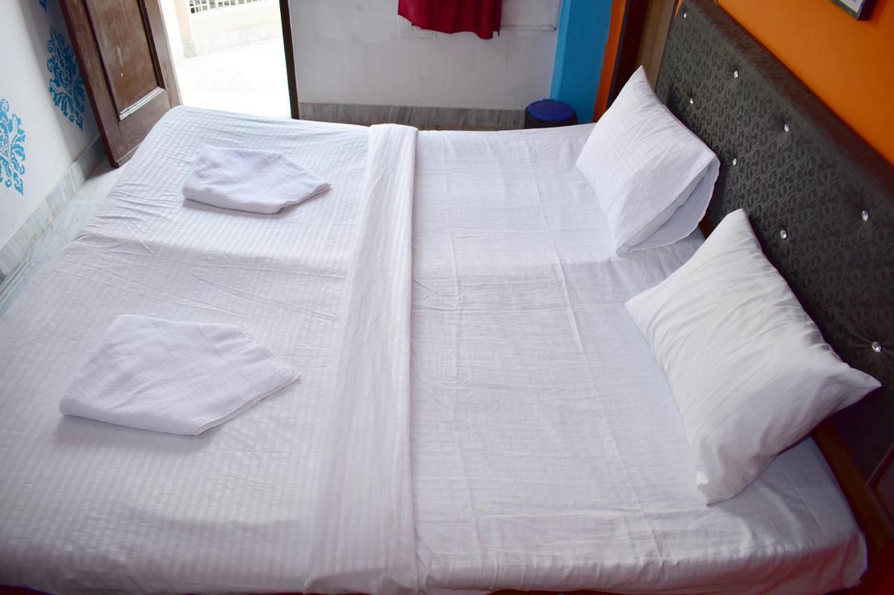Sandhya Guest House Varanasi Near Ganga River ภายนอก รูปภาพ