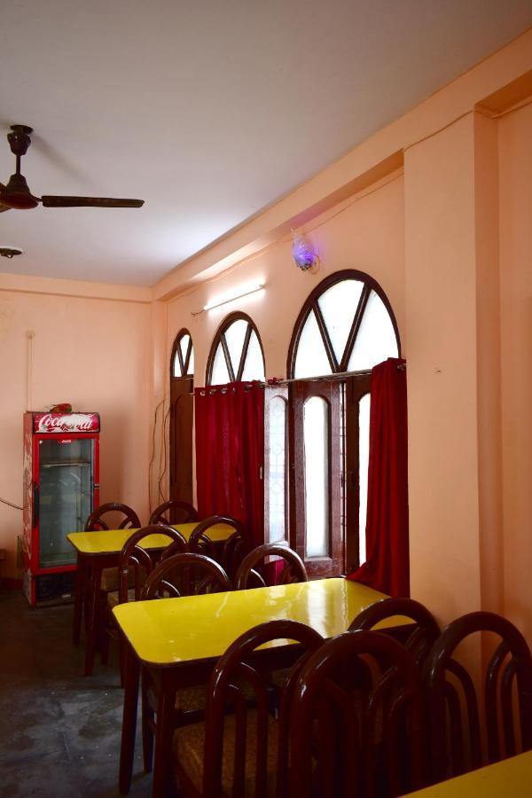Sandhya Guest House Varanasi Near Ganga River ภายนอก รูปภาพ