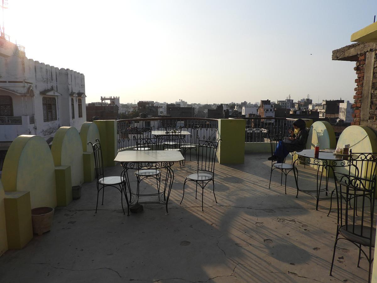 Sandhya Guest House Varanasi Near Ganga River ภายนอก รูปภาพ